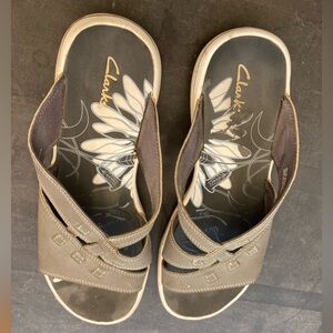 Used Women Size 9 Clark Flip Flop Sandles